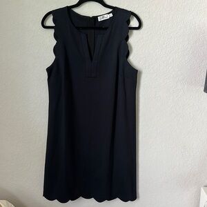 Vineyard Vines womens black scalped split V neck dress